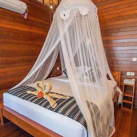 Tawe Ocean Blue Villa Lembongan Exterior photo