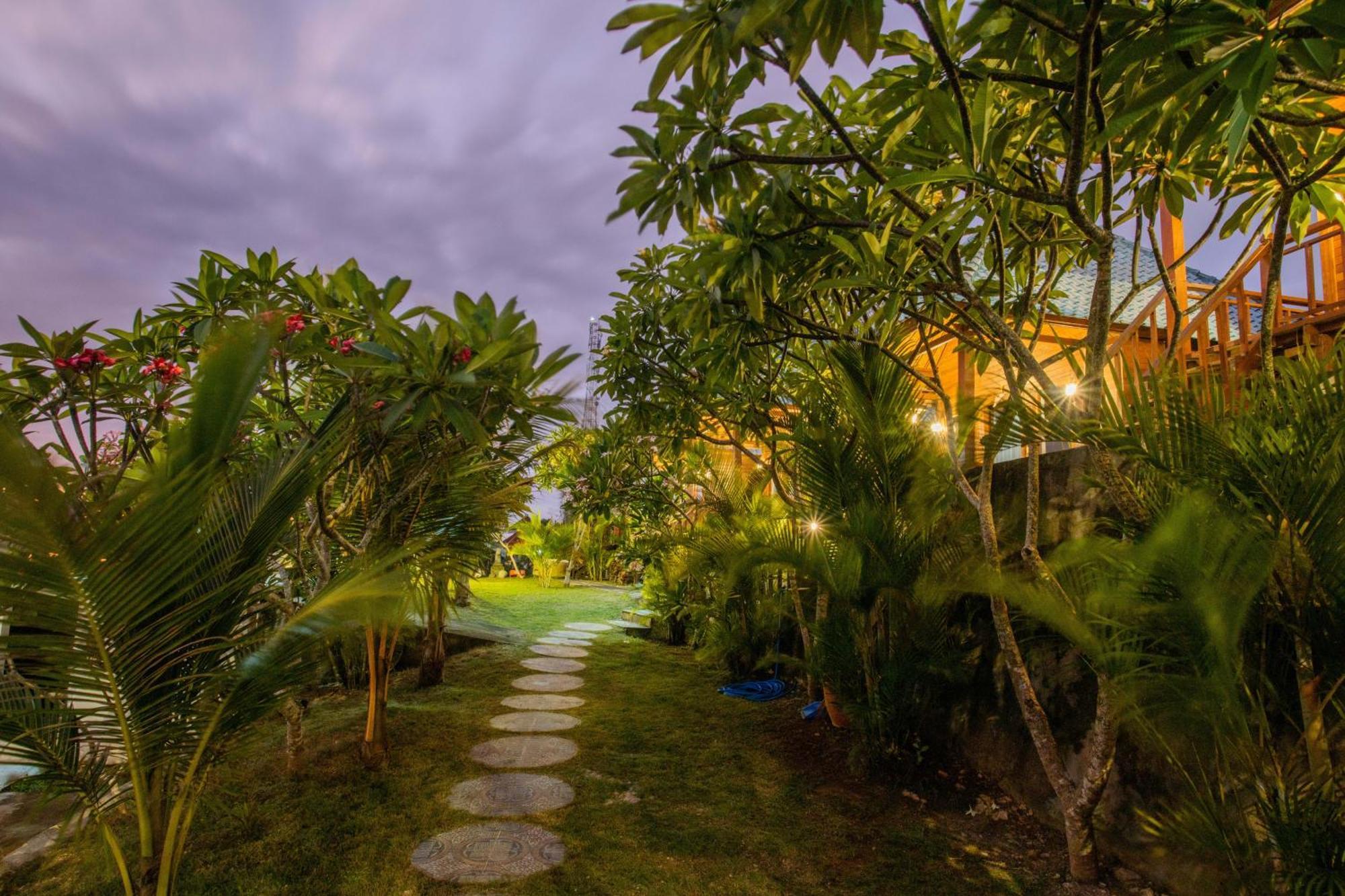 Tawe Ocean Blue Villa Lembongan Exterior photo