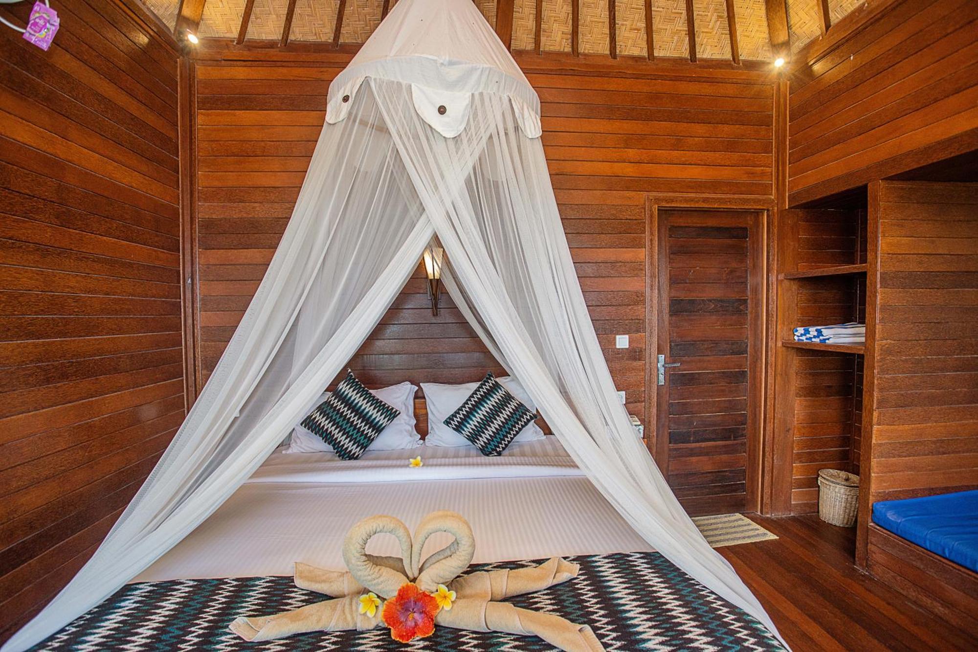 Tawe Ocean Blue Villa Lembongan Exterior photo