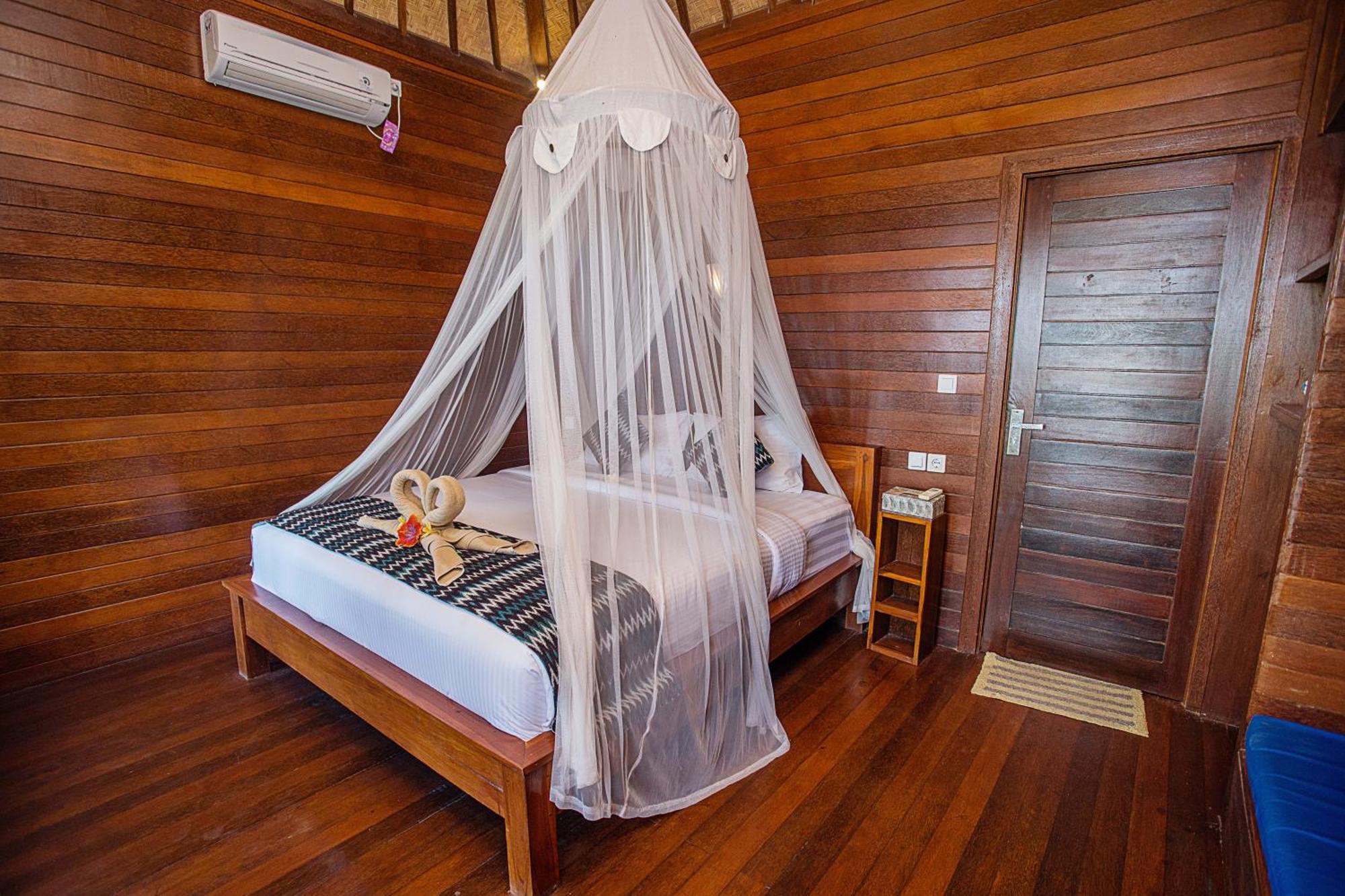 Tawe Ocean Blue Villa Lembongan Exterior photo